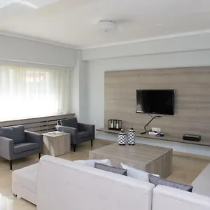 https://grey-suite-filoxenia.hotelschalkidiki.net
